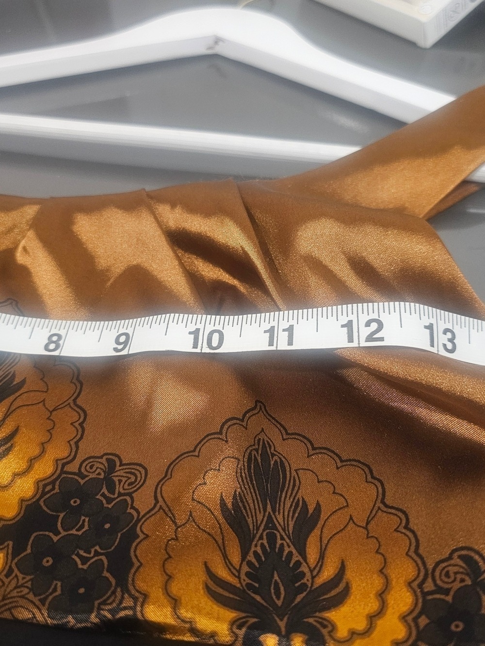 Le Chateau Y2K Bronze Satin Ruched Bodycon Dress Blk Waist Cinch Baroque MidiXS - Picture 10 of 14